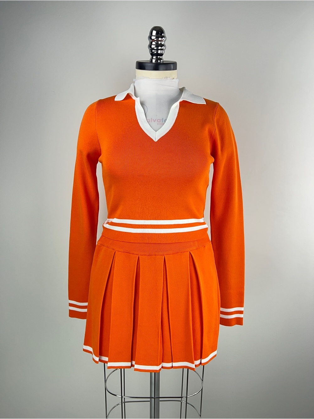 💚 3808. Orange Pleated Tennis Skort with Matching Top Set